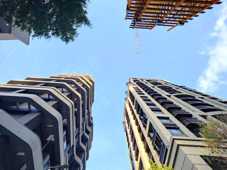 中山南西商圈登《商周》封面 掀房市卡位買氣